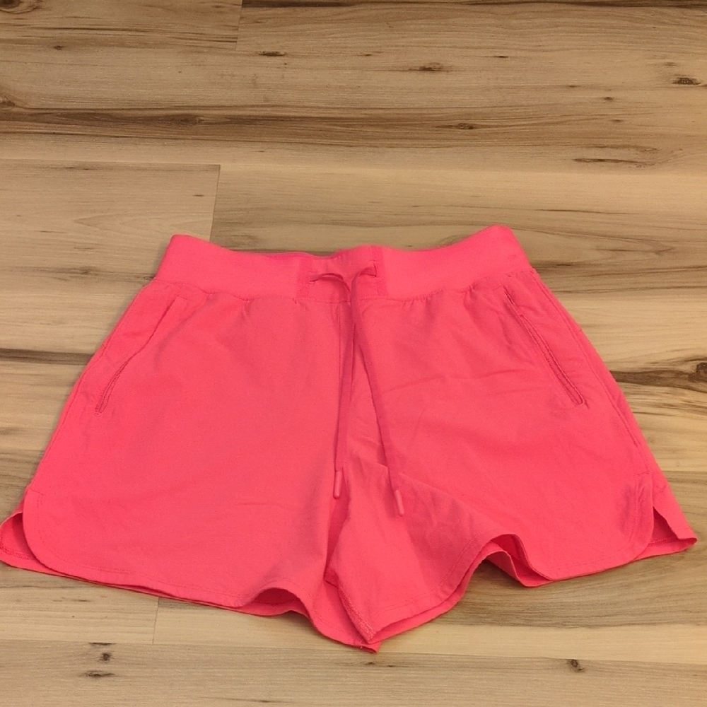 Pristine Lululemon Licence To Train Shorts Color Lip Gloss Size 4